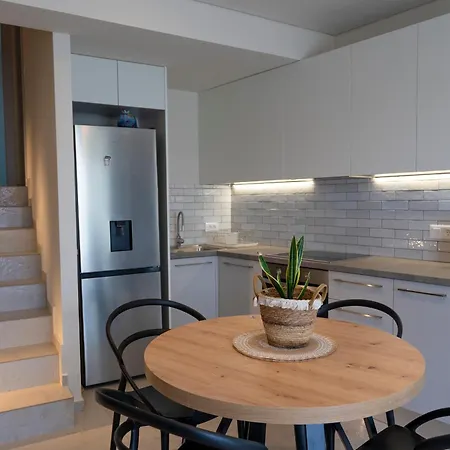 Avali Deluxe * Λυγιά